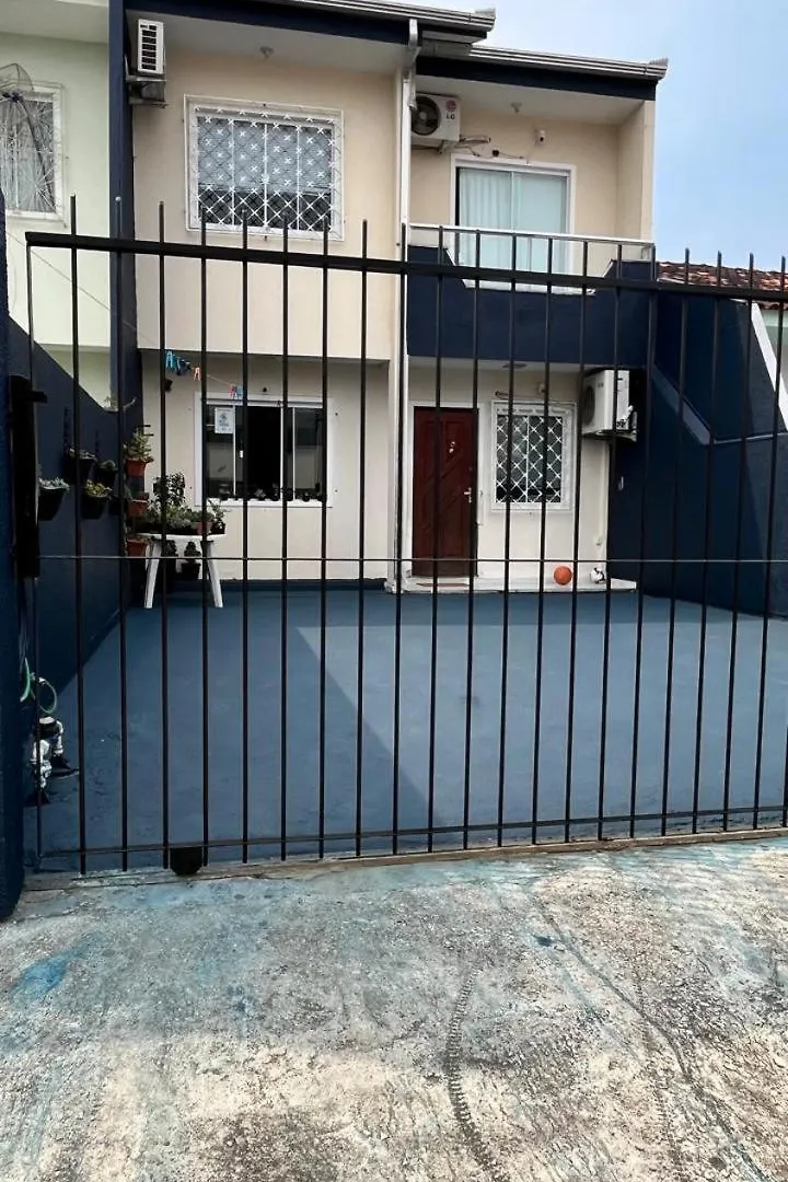 Casa Em Balneario Camboriu别墅 度假居 坎博里乌